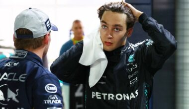 In tropisch Singapore krijgen F1-coureurs een koelvest, maar Verstappen wil er niet aan