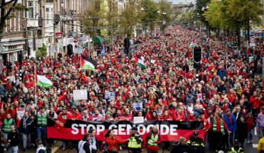 Massaal Rode Lijn-protest in Amsterdam, organisatie telt 250.000 betogers