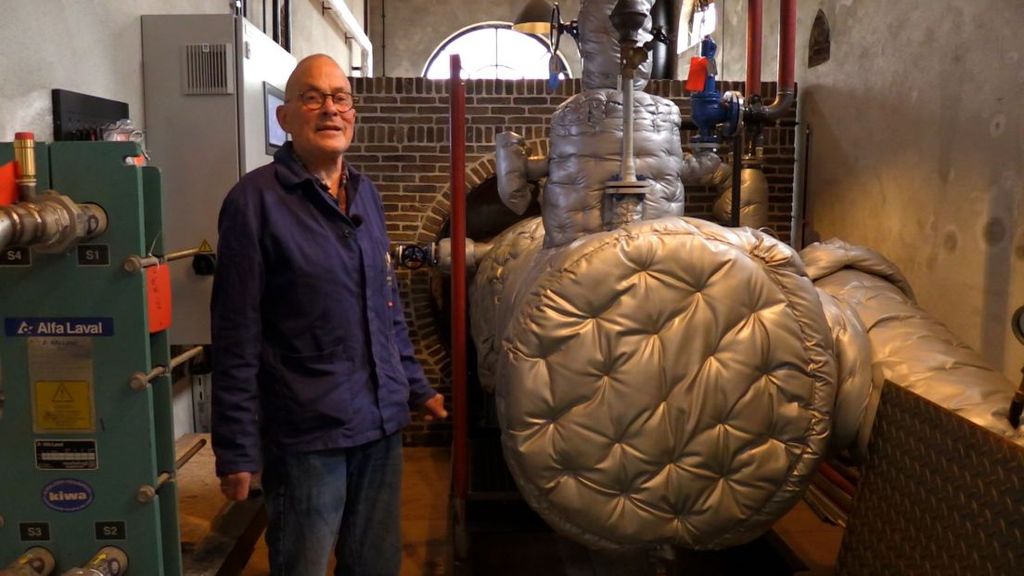 Vrijwilligers restaureren een van de oudste stoomgemalen van Nederland
