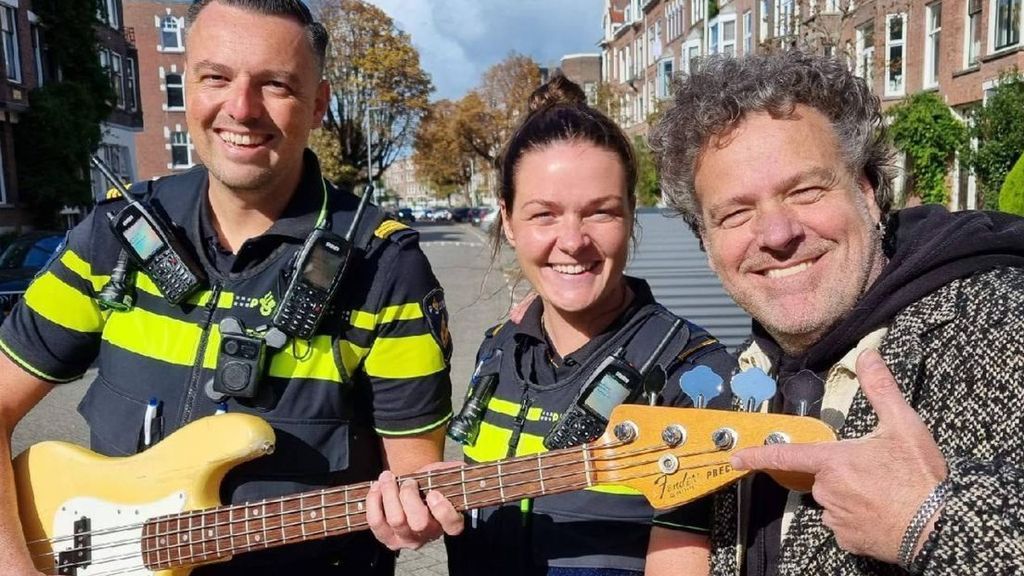 Oud-bassist Kane krijgt gestolen basgitaar na 13 jaar terug