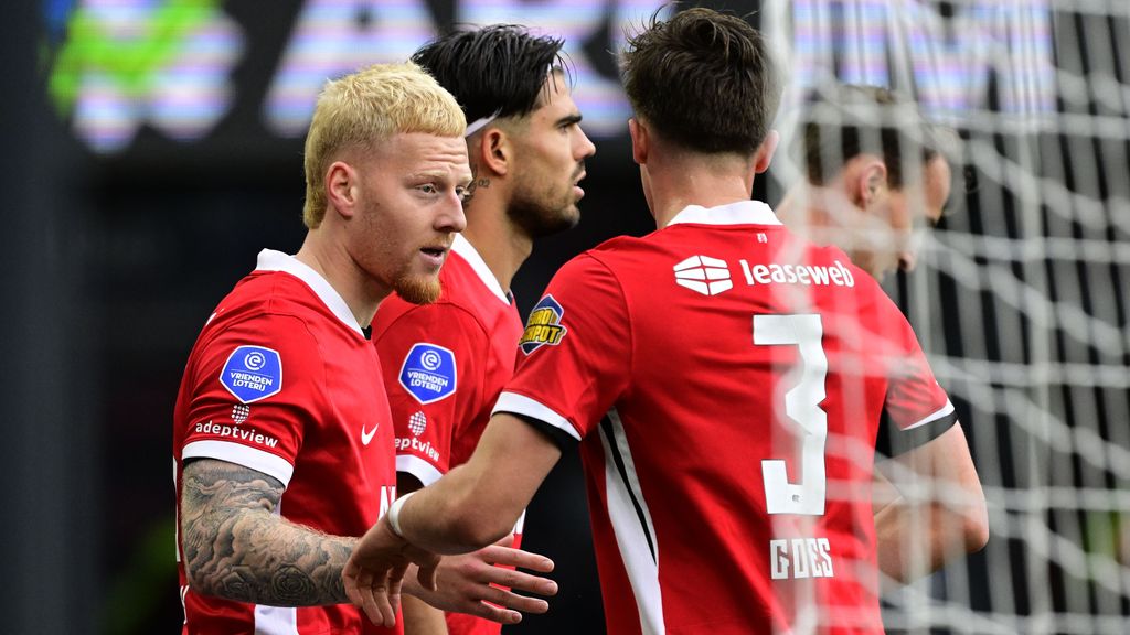 Moeizame zege AZ op Telstar, Oranjeklant Meerdink passeert keeper Koeman