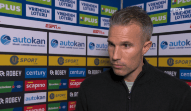 Feyenoord-coach Van Persie gaat door het stof na gele kaart tegen FC Utrecht