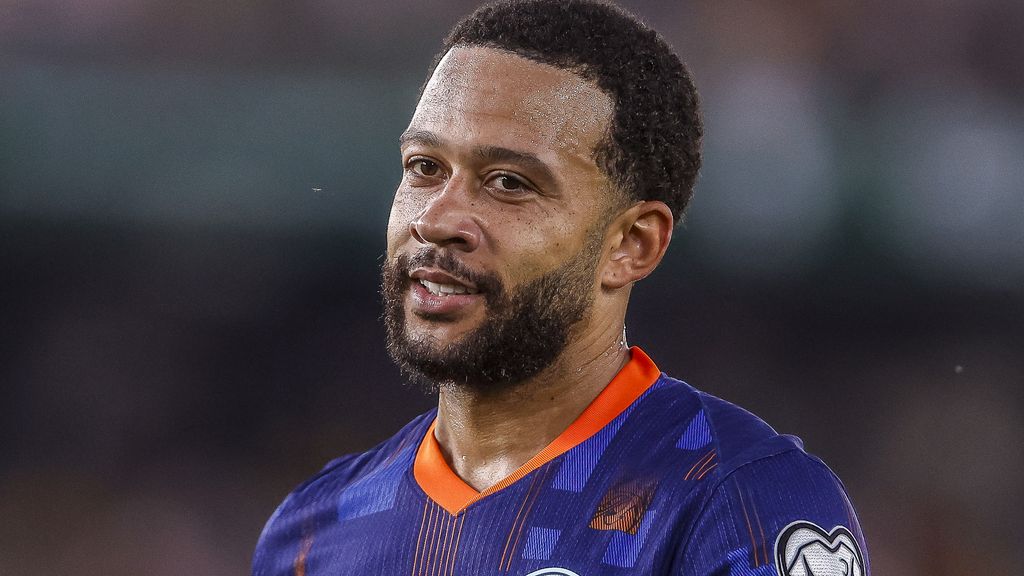 Paspoort Depay gestolen, Oranje-topscorer sluit later aan bij selectie