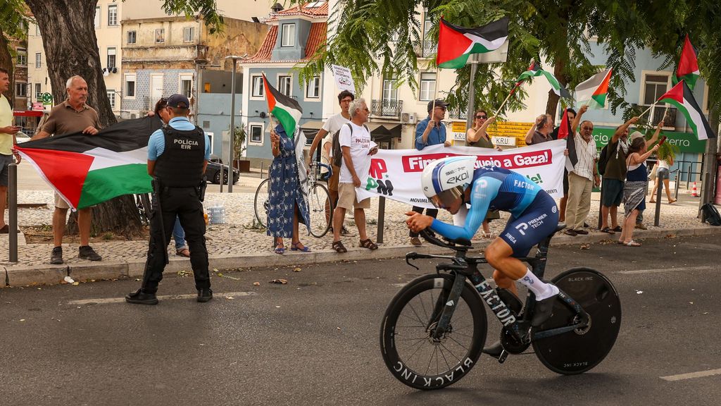 Veelbesproken wielerploeg schrapt 'Israel' uit teamnaam, topman doet stap opzij