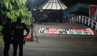 Politie grijpt in bij pro-Palestijnse demonstratie Radboud Universiteit