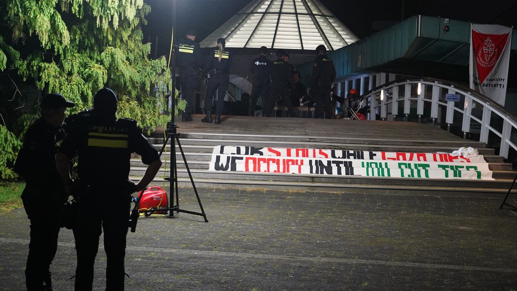 Politie grijpt in bij pro-Palestijnse demonstratie Radboud Universiteit