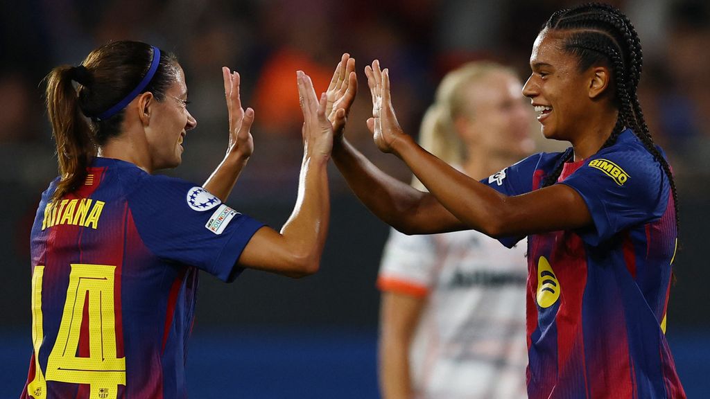 Scorende Brugts met Barcelona veel te sterk voor Bayern (7-1), Van Domselaar blundert