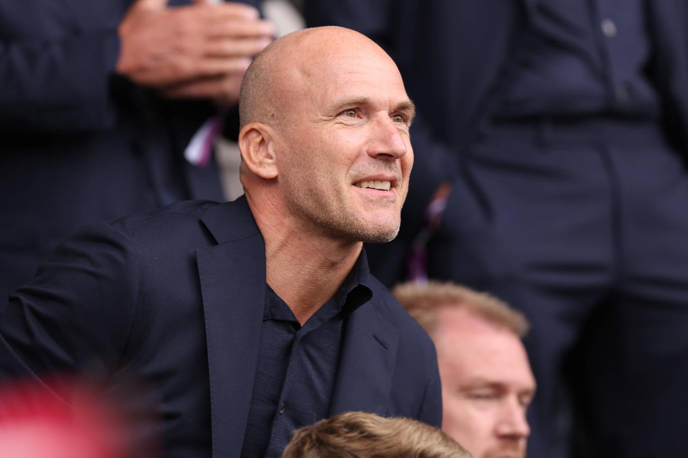 Alex Kroes ziet nieuw Ajax-contract niet zitten en wimpelt toenadering RvC af