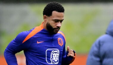 Depay sluit aan bij laatste training Oranje na vertraging door verdwenen paspoort