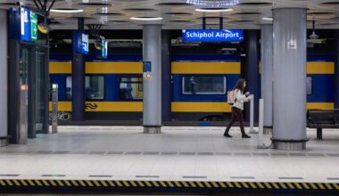 Hele dag minder treinverkeer rond Schiphol door seinstoring