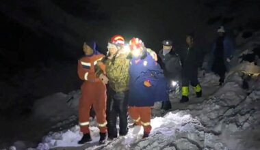 Alle ingesneeuwde bergbeklimmers in de Himalaya in veiligheid gebracht