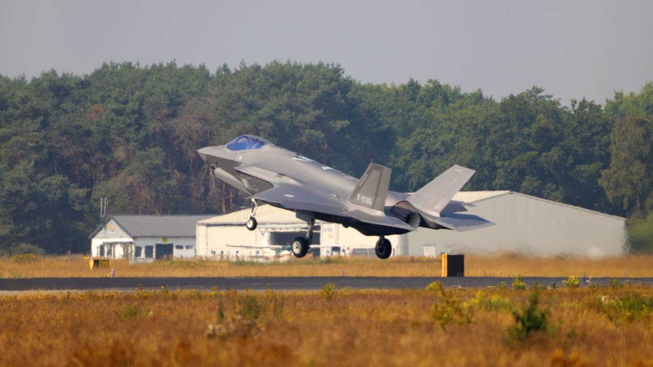 F-35 van de Koninklijke Luchtmacht op Vliegbasis Eindhoven (foto: Collin Beijk)
