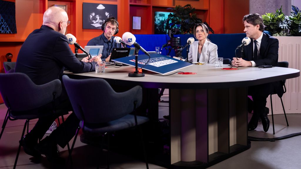 klassiek links tegen rechts en lege stoel Wilders