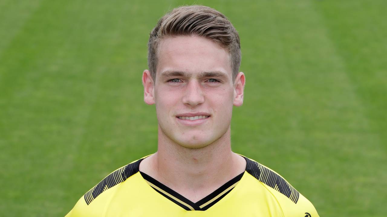 Lars Nabbe moest vanwege hartproblemen stoppen als profvoetballer bij VVV-Venlo (foto: OrangePictures).