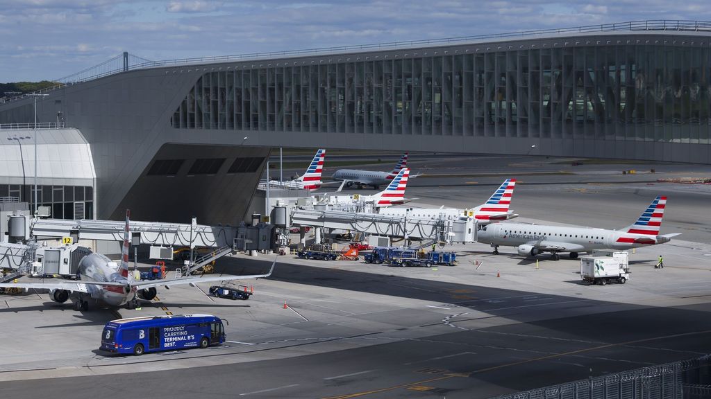 opnieuw duizenden ambtenaren op straat