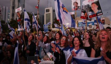 'Gijzelaars worden vrijgelaten in twee groepen, later dan gepland' • Trump zegt dat oorlog voorbij is