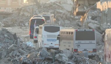 'De oorlog is voorbij' • Ook Palestijnen onderweg na vrijlating gijzelaars