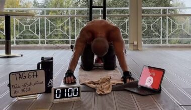 Man pakt wereldrecord met extra zware push-ups