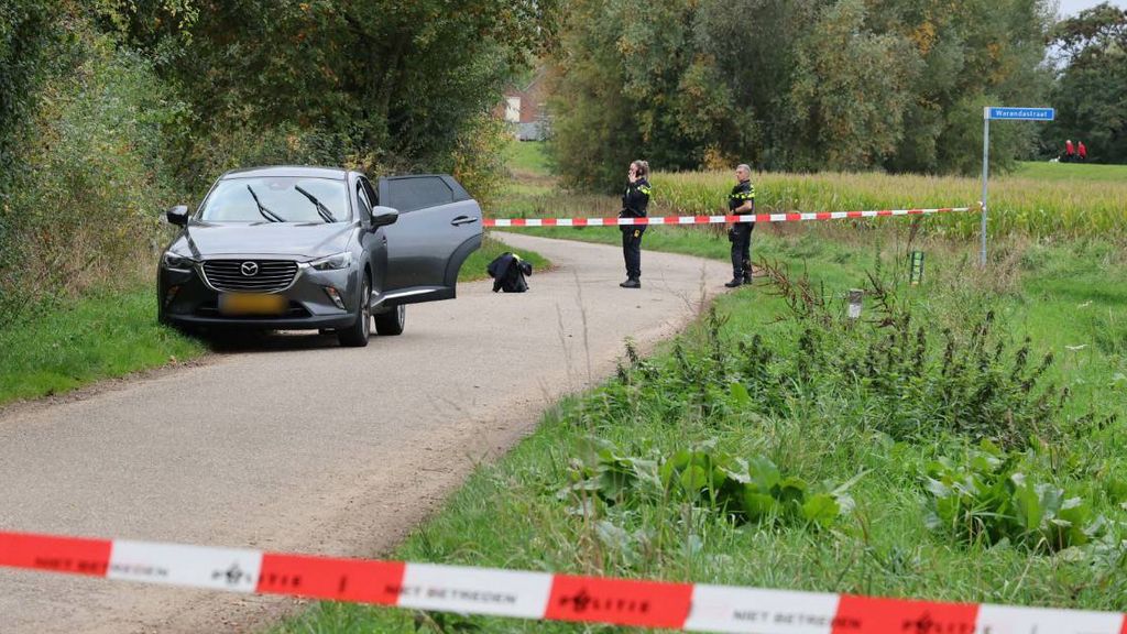 Dode man in auto Boxmeer gevonden, 25 rechercheurs op de zaak