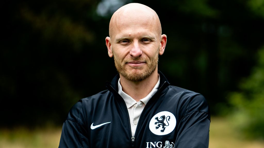 wat zegt eerste selectie bondscoach Veurink?