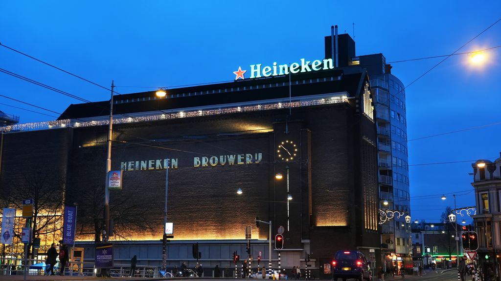 Heineken schrapt vierhonderd banen op hoofdkantoor in Amsterdam