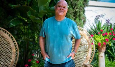 Paul de Leeuw gaat op vakantie met mensen met dementie