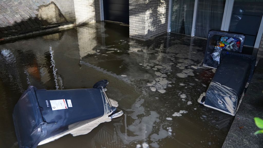 Zeven woningen ondergelopen na lekke waterleiding in Den Bosch