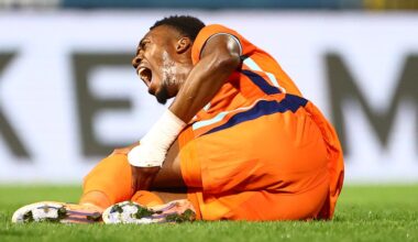 Jong Oranje-speler Milambo rest van seizoen uitgeschakeld met gescheurde kruisband