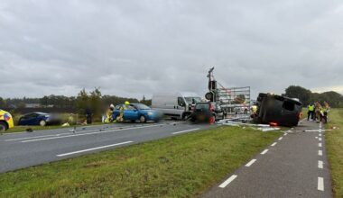 Meerdere gewonden na ongeval met vijf voertuigen op N348 in Overijssel