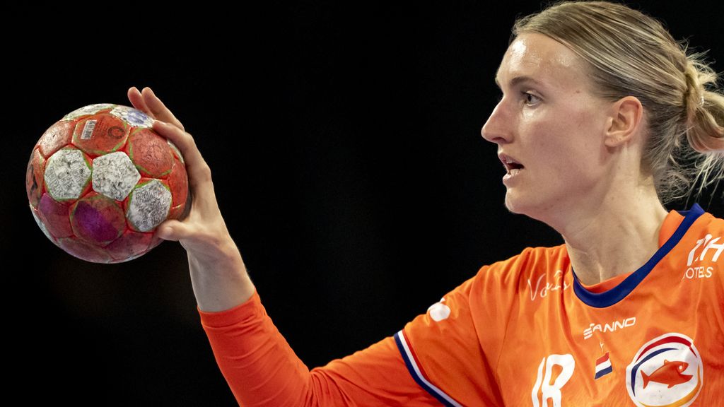 Handbalsters boeken ruime zege in kwalificatieduel en zijn klaar voor WK in eigen land