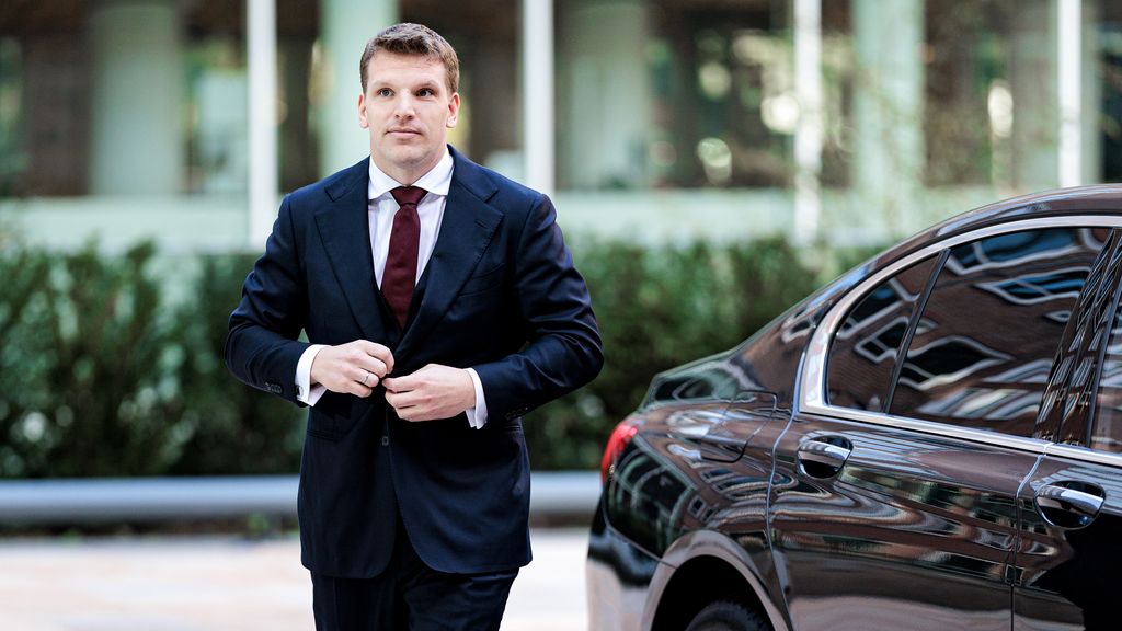 Omstreden universiteitsdocent doet aangifte tegen onderwijsminister Moes