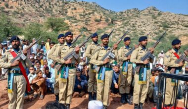 Afghanistan en Pakistan verlengen staakt-het-vuren in afwachting onderhandelingen