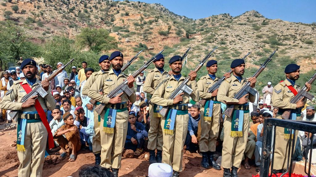 Afghanistan en Pakistan verlengen staakt-het-vuren in afwachting onderhandelingen