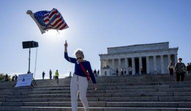 18/10 in Nieuwsuur: Landelijk protest in de VS tijdens 'No Kings Day' • Geen Tomahawks voor Oekraïne? • Oekraïne: meerdere begrafenissen per dag