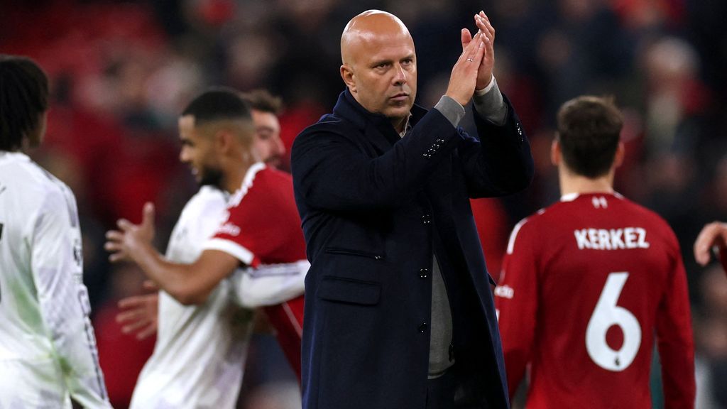 Manchester United duwt Liverpool dieper in crisis, Slot blijft kalm