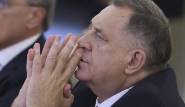 Bosnisch-Servische leider Dodik legt zich alsnog neer bij einde presidentschap