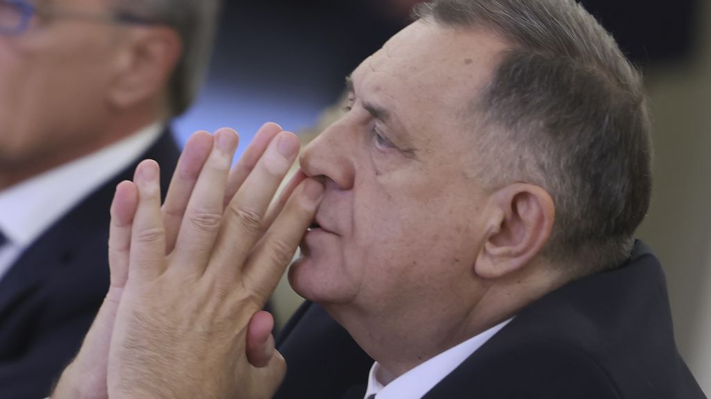 Bosnisch-Servische leider Dodik legt zich alsnog neer bij einde presidentschap