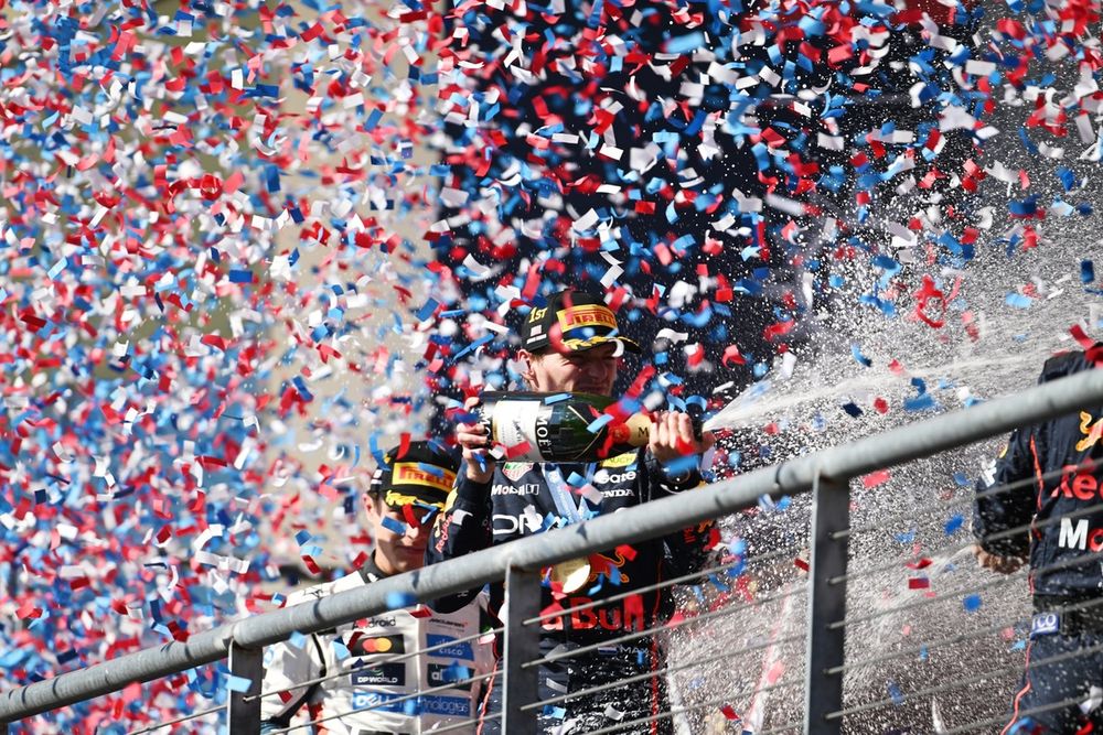 Max Verstappen liep opnieuw stevig in op beide McLaren-coureurs met zijn dubbele zege in Austin.