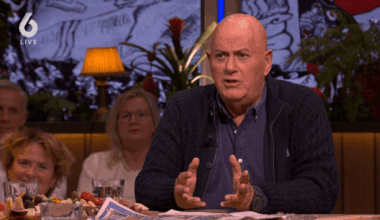 ‘Ajax kan Kroes en Heitinga niet ontslaan, want ze hebben geen geld’