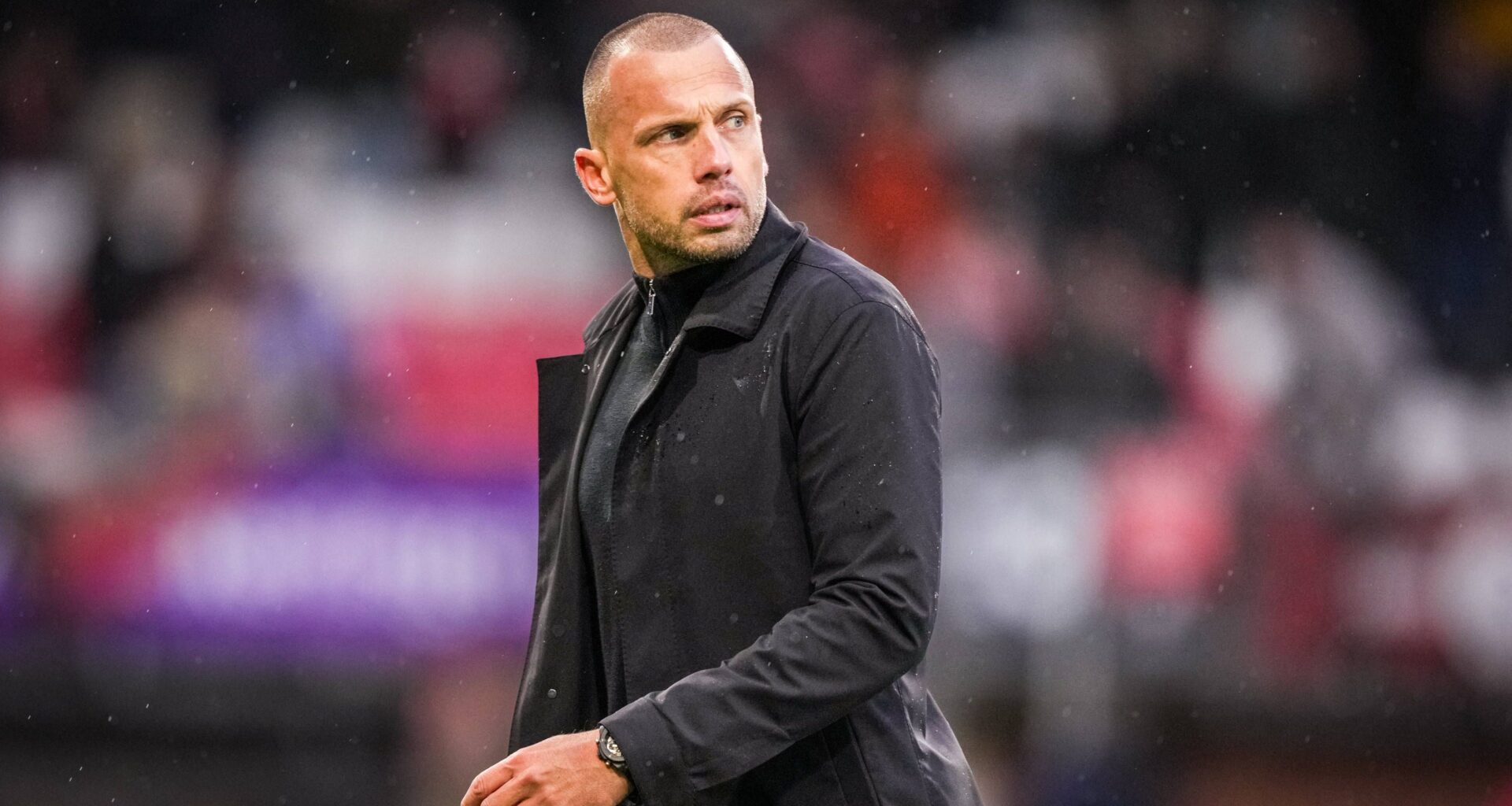 John Heitinga is basisspeler Ajax in slechtste geval een maand kwijt