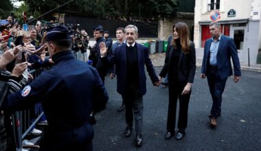 Weerspannige Sarkozy begonnen aan gevangenisstraf: 'Ik ben onschuldig'