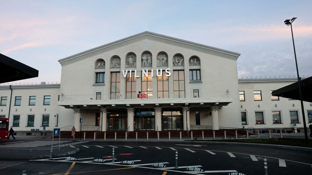 Luchthaven Vilnius dicht door heliumballonnen met illegale sigaretten