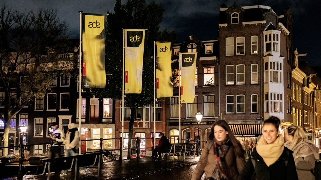 Van vakbeurs tot dansfestijn: hoe ADE uitgroeide tot evenement van wereldformaat - NOS