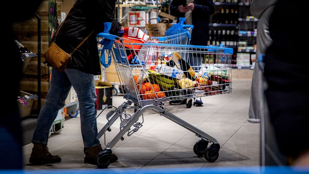 inkomens werkenden stijgen harder dan de prijs van boodschappen