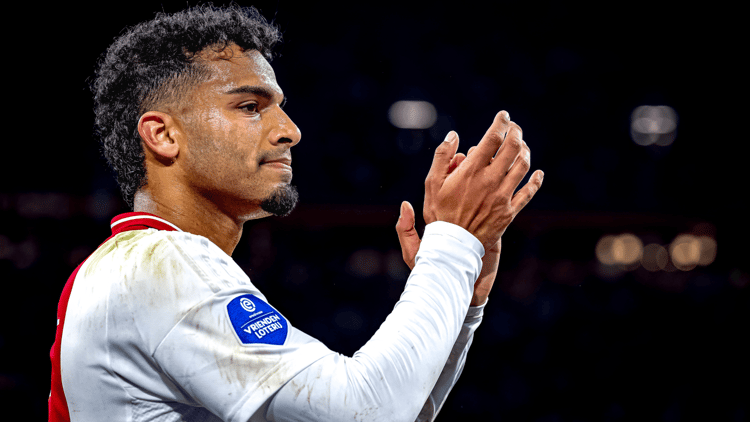 Owen Wijndal namens Ajax