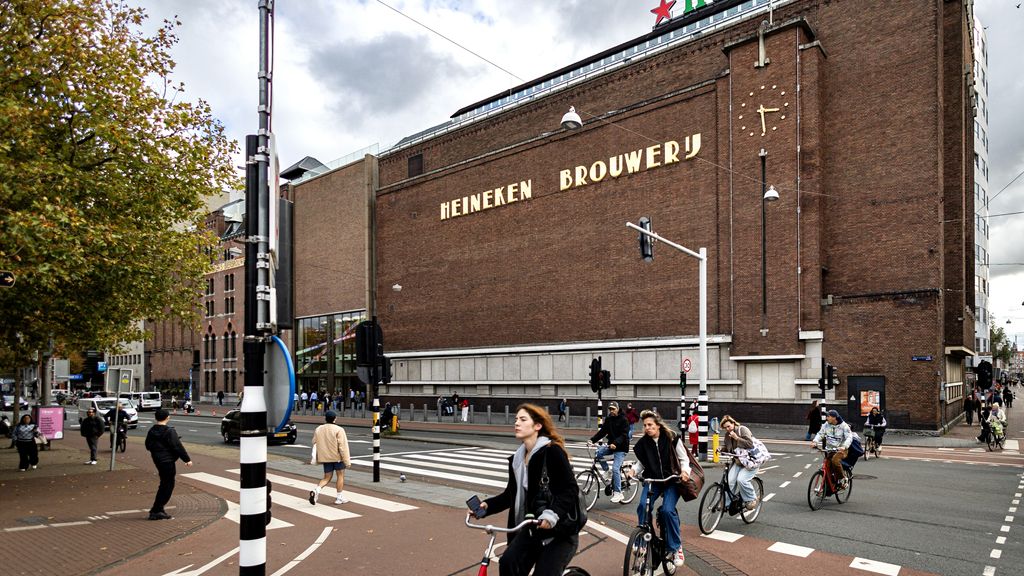 Heineken wil minimaal 2 miljard bezuinigen na tegenvallende kwartaalcijfers