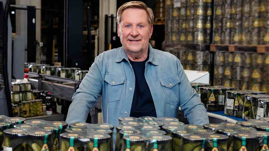 Kijkers vragen zich af hoe de augurken van Oos Kesbeke in hemelsnaam bij de klant komen