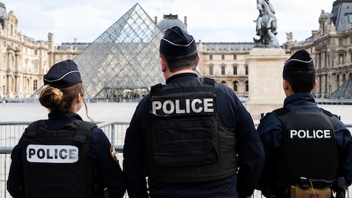 Nieuwe beelden van roof Louvre tonen hoe dieven vluchten via verhuislift