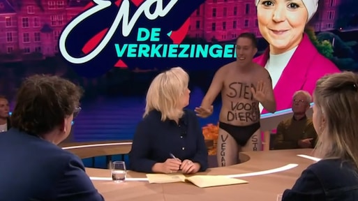 Man in ondergoed verstoort talkshow Eva Jinek met veganboodschap - RTL.nl