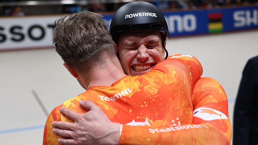 Lavreysen pakt ook wereldtitel keirin na machtige sprint, Hoogland mee op podium